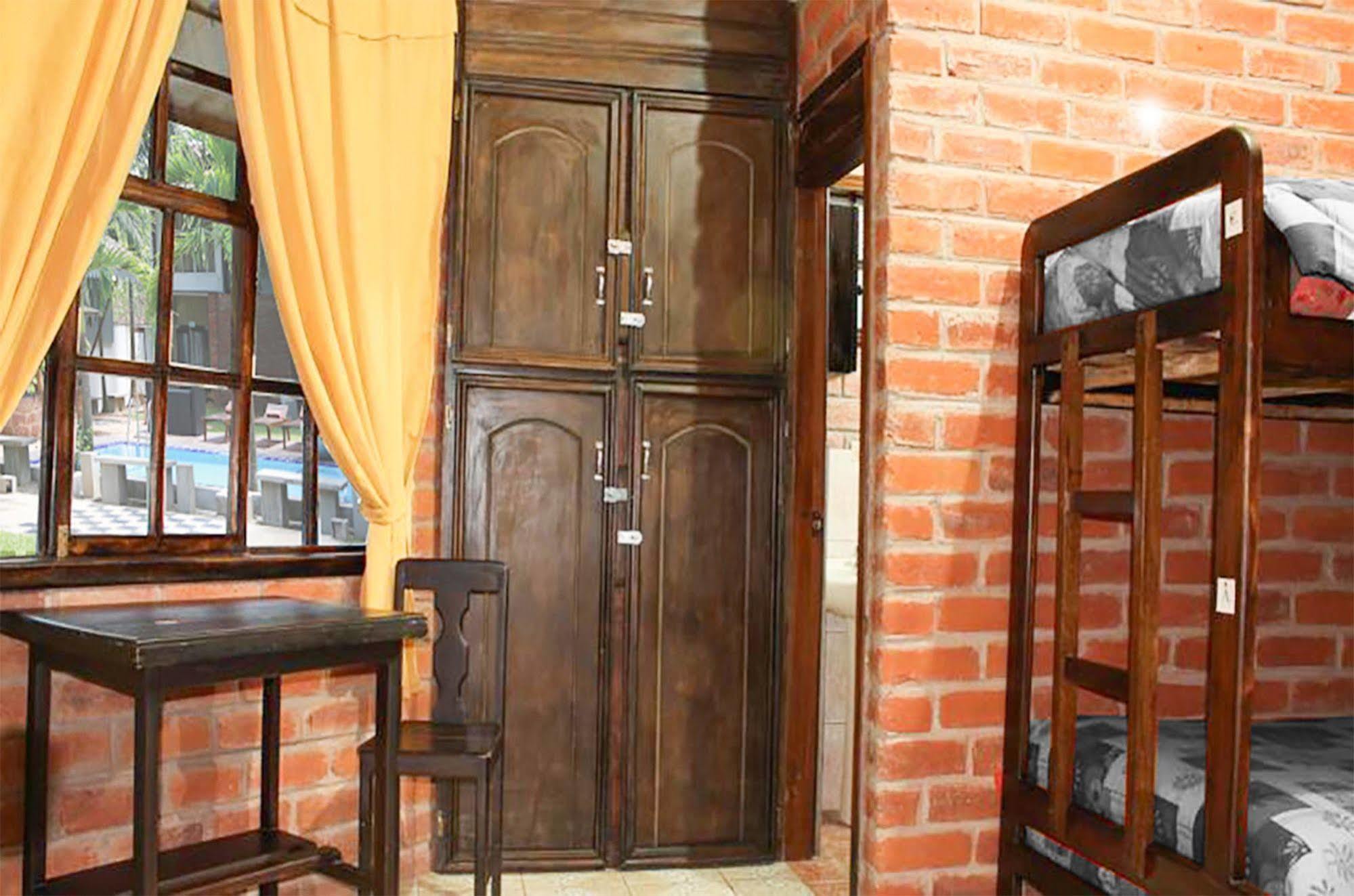 Hostel City Hub Colombo Airport Katunayaka Extérieur photo
